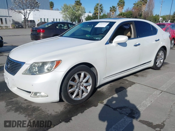 2007 Lexus LS 460 with VIN JTHBL46F575047233, listed as a IAAI auction lot 41933117 with Not Provided miles. Bid and sale history available at carsss.com. Image 2.