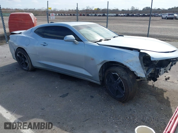 2017 Chevrolet Camaro 1LT with VIN 1G1FB1RX4H0184633, listed as a IAAI auction lot 41453367 with 141,018 mi miles and . Bid and sale history available at carsss.com. Image 1.