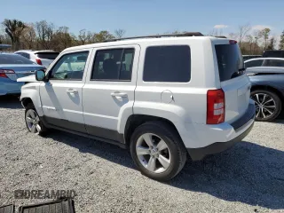 2016 Jeep Patriot Latitude z VIN 1C4NJRFB9GD637469, wystawiony jako Copart lot #50377715 z przebiegiem 103 038 mil mil oraz Szkoda całkowita • Salvage title. Historia ofert i sprzedaży dostępna na DreamBid. Obrazek 2.