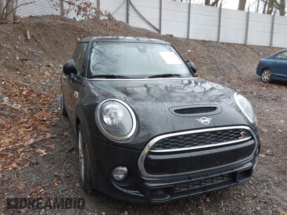 2019 MINI Hardtop Cooper S z VIN WMWXP7C54K2A53043, wystawiony jako IAAI lot #41794566 z przebiegiem 42 278 mil mil oraz . Historia ofert i sprzedaży dostępna na DreamBid. Obrazek 6.