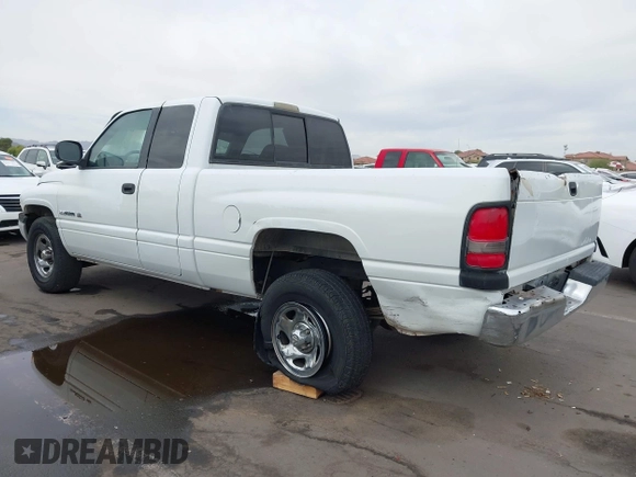 2001 Dodge 1500 z VIN 3B7HC13Y31M536750, wystawiony jako IAAI lot #42359379 z przebiegiem 203 980 mil mil oraz . Historia ofert i sprzedaży dostępna na DreamBid. Obrazek 6.