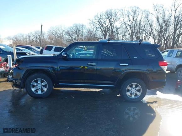 2011 Toyota 4Runner Trail with VIN JTEBU5JR0B5066010, listed as a IAAI auction lot 41640144 with 300,349 mi miles. Bid and sale history available at carsss.com. Image 15.