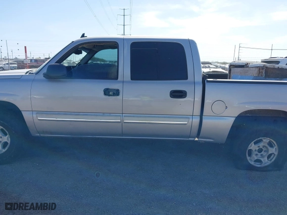 2006 Chevrolet Silverado 1500 LT1 with VIN 2GCEK13T761140183, listed as a IAAI auction lot 41760307 with 225,644 mi miles. Bid and sale history available at carsss.com. Image 14.