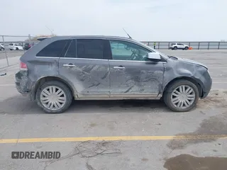 2010 Lincoln MKX z VIN 2LMDJ8JC7ABJ34770, wystawiony jako IAAI lot #41987851 z przebiegiem 142 986 mil mil oraz . Historia ofert i sprzedaży dostępna na DreamBid. Obrazek 13.