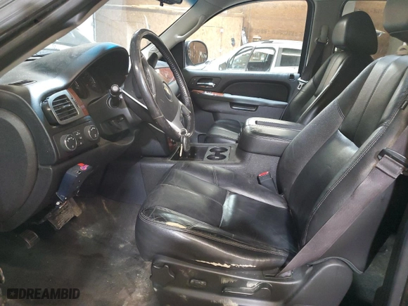 2013 Chevrolet Suburban LT with VIN 1GNSKJE73DR111018, listed as a Copart auction lot 48622865 with 256,055 mi miles and Salvage Title. Bid and sale history available at carsss.com. Image 7.