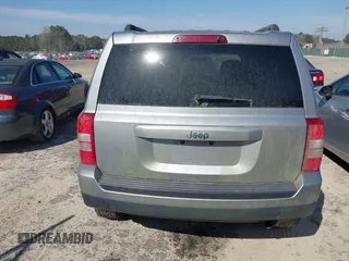 2014 Jeep Patriot Sport with VIN 1C4NJPBBXED757823, listed as a IAAI auction lot 41839740 with 186,218 mi miles and . Bid and sale history available at carsss.com. Image 16.