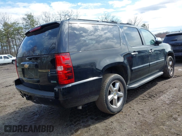 2010 Chevrolet Suburban LTZ with VIN 1GNUKKE31AR271504, listed as a IAAI auction lot 41870727 with 187,198 mi miles. Bid and sale history available at carsss.com. Image 4.