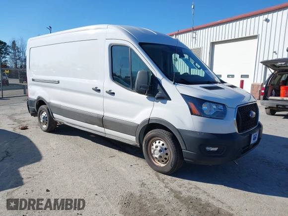 2022 Ford Transit Cargo z VIN 1FTBR2CG0NKA17606, wystawiony jako IAAI lot #41061434 z przebiegiem 64 062 mil mil oraz . Historia ofert i sprzedaży dostępna na DreamBid. Obrazek 1.