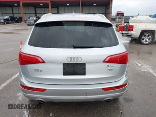 2010 Audi Q5 Premium Plus с VIN WA1LKAFP5AA104653, выставлен на аукционе IAAI как лот 41930488 с пробегом 81 934 миль миль и . История ставок и продаж доступна на DreamBid. Изображение 17.