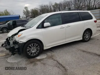 2019 Toyota Sienna XLE Auto Access Seat z VIN 5TDYZ3DC1KS002337, wystawiony jako Copart lot #52584475 z przebiegiem 131 102 mil mil oraz Szkoda całkowita • Salvage title. Historia ofert i sprzedaży dostępna na DreamBid. Obrazek 1.