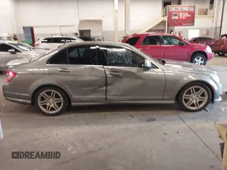 2009 Mercedes-Benz C-Class 3.5L Sport with VIN WDDGF56X09F203811, listed as a IAAI auction lot 41379469 with 138,617 mi miles. Bid and sale history available at carsss.com. Image 13.