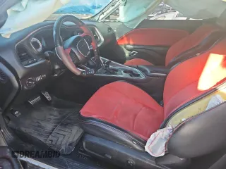 2019 Dodge Challenger R/T Scat Pack Widebody z VIN 2C3CDZFJ3KH740893, wystawiony jako Copart lot #59661204 z przebiegiem 78 203 mil mil oraz Szkoda całkowita • Salvage title. Historia ofert i sprzedaży dostępna na DreamBid. Obrazek 7.