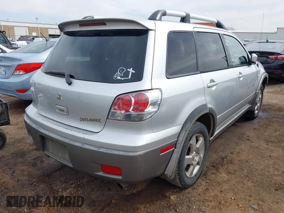 2003 Mitsubishi Outlander XLS with VIN JA4LX41G93U022114, listed as a IAAI auction lot 41776928 with 334,774 mi miles. Bid and sale history available at carsss.com. Image 4.