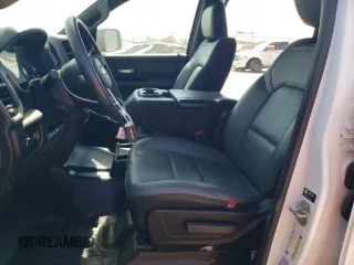 2024 Ram 1500 Tradesman z VIN 1C6SRFGT6RN121396, wystawiony jako Copart lot #75023444 z przebiegiem 25 517 mil mil oraz Szkoda całkowita • Salvage title. Historia ofert i sprzedaży dostępna na DreamBid. Obrazek 7.