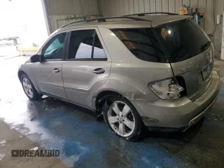 2006 Mercedes-Benz M 500 z VIN 4JGBB75EX6A043551, wystawiony jako Copart lot #55937265 z przebiegiem 120 923 mil mil oraz Szkoda całkowita • Salvage title. Historia ofert i sprzedaży dostępna na DreamBid. Obrazek 2.