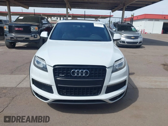 2013 Audi Q7 3.0T S line Prestige with VIN WA1DGAFE6DD006769, listed as a IAAI auction lot 41902696 with 221,058 mi miles. Bid and sale history available at carsss.com. Image 11.