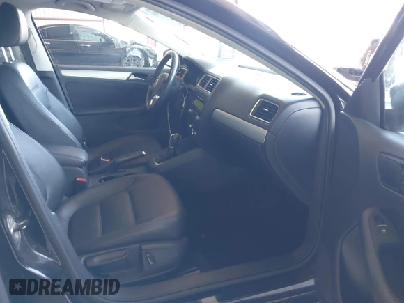 2013 Volkswagen Jetta SE with VIN 3VWDP7AJ5DM423587, listed as a IAAI auction lot 42609789 with 220,922 mi miles and . Bid and sale history available at DreamBid. Image 5.