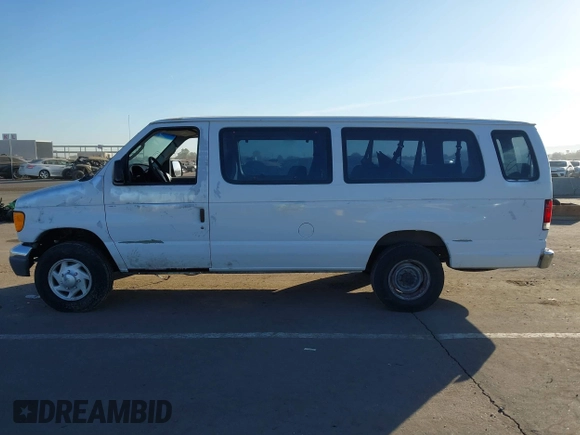 2007 Ford Econoline Passenger XL z VIN 1FBSS31L07DA47100, wystawiony jako IAAI lot #41054675 z przebiegiem 101 879 mil mil oraz . Historia ofert i sprzedaży dostępna na DreamBid. Obrazek 14.