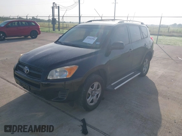 2010 Toyota RAV4 z VIN JTMZF4DV2AD017346, wystawiony jako IAAI lot #42641598 z przebiegiem 237 460 mil mil oraz . Historia ofert i sprzedaży dostępna na DreamBid. Obrazek 17.