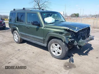 2008 Jeep Commander Sport z VIN 1J8HG48K18C117925, wystawiony jako IAAI lot #41917722 z przebiegiem 171 763 mil mil oraz . Historia ofert i sprzedaży dostępna na DreamBid. Obrazek 1.
