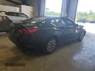 2025 Nissan Altima SV z VIN 1N4BL4DV6SN381202, wystawiony jako Copart lot #59273895 z przebiegiem 3 383 mil mil oraz Czysty tytuł • Clean title. Historia ofert i sprzedaży dostępna na DreamBid. Obrazek 3.