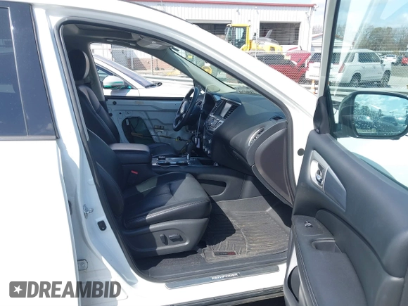 2017 Nissan Pathfinder SV with VIN 5N1DR2MM9HC627155, listed as a IAAI auction lot 41710942 with 60,906 mi miles. Bid and sale history available at carsss.com. Image 5.