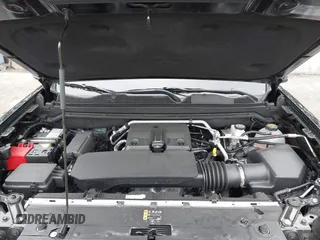 2024 Chevrolet Colorado 4WD Z71 with VIN 1GCPTDEK5R1196760, listed as a IAAI auction lot 41805734 with 5,252 mi miles. Bid and sale history available at carsss.com. Image 10.