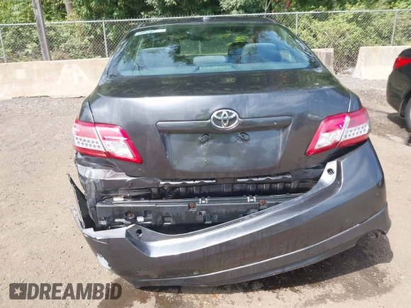 2011 Toyota Camry LE z VIN 4T1BF3EK5BU604704, wystawiony jako IAAI lot #39739905 z przebiegiem 184 706 mil mil oraz . Historia ofert i sprzedaży dostępna na DreamBid. Obrazek 15.