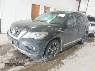2017 Nissan Pathfinder SV z VIN 5N1DR2MMXHC636690, wystawiony jako IAAI lot #41424828 z przebiegiem 114 994 mil mil oraz . Historia ofert i sprzedaży dostępna na DreamBid. Obrazek 2.