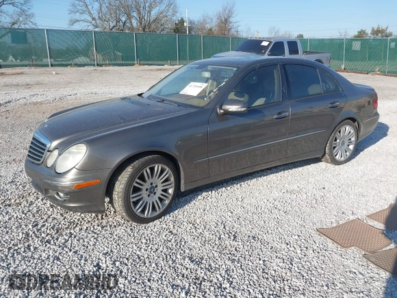 2008 Mercedes-Benz E 350 Luxury z VIN WDBUF87X08B334237, wystawiony jako IAAI lot #41735498 z przebiegiem 224 205 mil mil oraz . Historia ofert i sprzedaży dostępna na DreamBid. Obrazek 2.