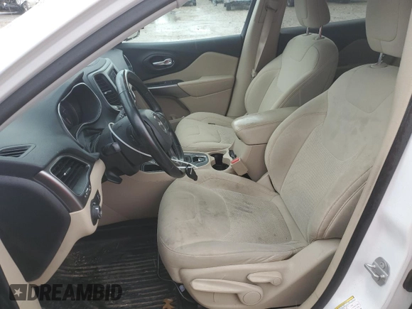 2020 Jeep Cherokee Latitude z VIN 1C4PJLCB8LD525489, wystawiony jako Copart lot #59251205 z przebiegiem 60 046 mil mil oraz Szkoda całkowita • Salvage title. Historia ofert i sprzedaży dostępna na DreamBid. Obrazek 7.