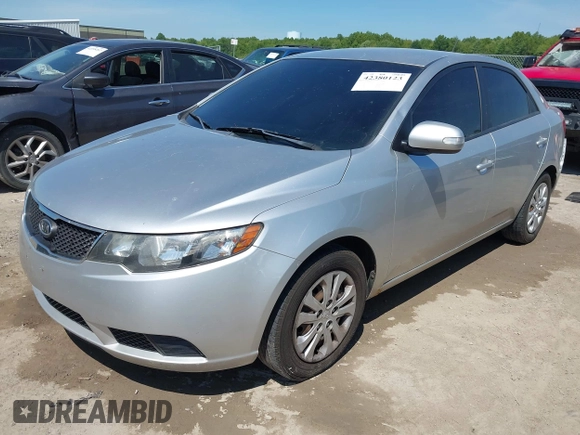 2010 Kia Forte EX z VIN KNAFU4A2XA5838916, wystawiony jako IAAI lot #42380123 z przebiegiem 153 033 mil mil oraz . Historia ofert i sprzedaży dostępna na DreamBid. Obrazek 17.