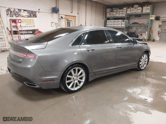 2014 Lincoln MKZ with VIN 3LN6L2J93ER819226, listed as a IAAI auction lot 39202370 with NaN miles. Bid and sale history available at carsss.com. Image 4.