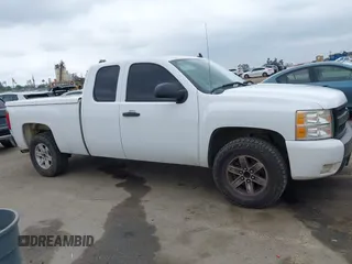 2011 Chevrolet Silverado 1500 LT with VIN 1GCRCSEA5BZ285501, listed as a IAAI auction lot 42194927 with 249,640 mi miles and . Bid and sale history available at DreamBid. Image 13.