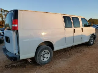 2017 Chevrolet Express Cargo Van with VIN 1GCWGBFG9H1338685, listed as a Copart auction lot 82253254 with 140,434 mi miles and Clean Title. Bid and sale history available at carsss.com. Image 3.