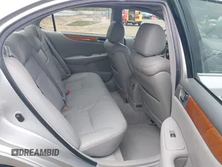 2005 Lexus ES 330 with VIN JTHBA30G855131626, listed as a IAAI auction lot 41979272 with 115,275 mi miles. Bid and sale history available at carsss.com. Image 8.