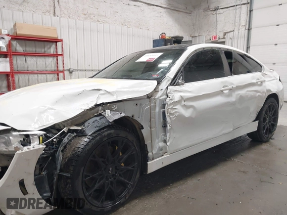 2016 BMW 4 Series 435i xDrive с VIN WBA4B3C55GG528927, выставлен на аукционе IAAI как лот 40683095 с пробегом 105 611 миль миль и . История ставок и продаж доступна на DreamBid. Изображение 6.