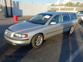 2004 Volvo V70 with VIN YV1SW59V642361434, listed as a IAAI auction lot 40801585 with 119,419 mi miles. Bid and sale history available at carsss.com. Image 17.