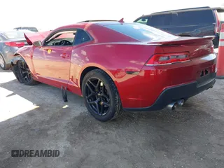 2015 Chevrolet Camaro SS z VIN 2G1FJ1EW0F9144441, wystawiony jako IAAI lot #42230511 z przebiegiem 26 615 mil mil oraz . Historia ofert i sprzedaży dostępna na DreamBid. Obrazek 3.