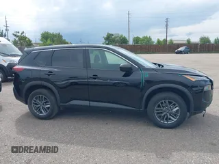 2023 Nissan Rogue S z VIN 5N1BT3AA1PC899142, wystawiony jako IAAI lot #42449369 z przebiegiem 48 754 mil mil oraz . Historia ofert i sprzedaży dostępna na DreamBid. Obrazek 13.