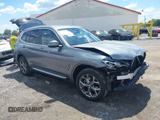 2024 BMW X3 xDrive30i z VIN WBX57DP08RN311550, wystawiony jako IAAI lot #42181133 z przebiegiem 11 974 mil mil oraz . Historia ofert i sprzedaży dostępna na DreamBid. Obrazek 1.