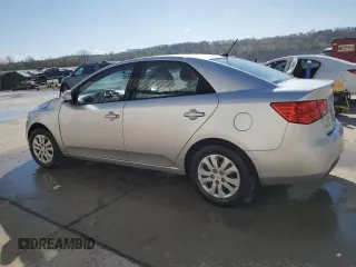 2010 Kia Forte EX z VIN KNAFU4A21A5066595, wystawiony jako Copart lot #53303195 z przebiegiem 190 992 mil mil oraz Nie do naprawy. Historia ofert i sprzedaży dostępna na DreamBid. Obrazek 2.