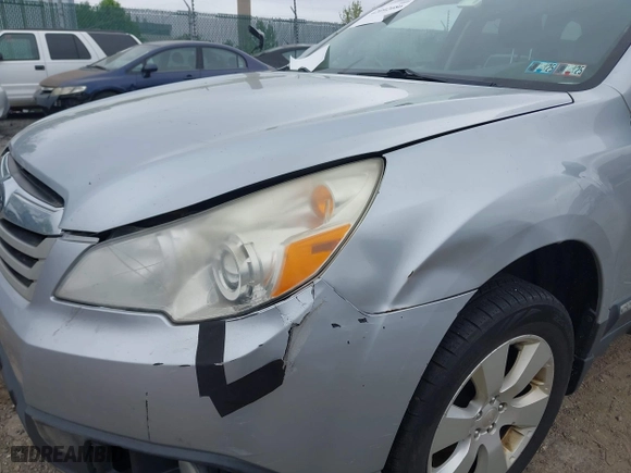 2012 Subaru Outback 2.5i Prem with VIN 4S4BRBCC7C3259731, listed as a IAAI auction lot 42092086 with 193,544 mi miles. Bid and sale history available at carsss.com. Image 6.