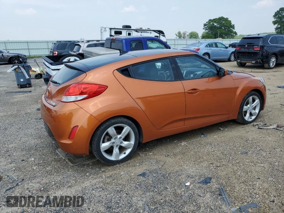 2014 Hyundai Veloster with VIN KMHTC6AD2EU215805, listed as a Copart auction lot 57909825 with 113,004 mi miles and Clean title. Bid and sale history available at DreamBid. Image 3.
