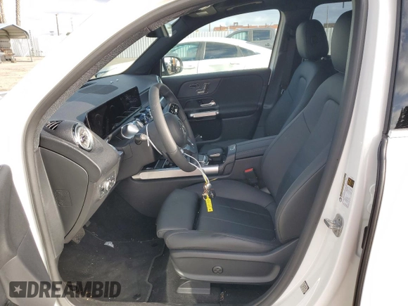2023 Mercedes-Benz EQB 300 z VIN W1N9M0KB9PN069348, wystawiony jako Copart lot #46492774 z przebiegiem 772 mil mil oraz Szkoda całkowita • Salvage title. Historia ofert i sprzedaży dostępna na DreamBid. Obrazek 7.
