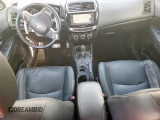 2015 Mitsubishi Outlander GT z VIN 4A4AP4AW2FE045214, wystawiony jako Copart lot #62014515 z przebiegiem 92 633 mil mil oraz Szkoda całkowita • Salvage title. Historia ofert i sprzedaży dostępna na DreamBid. Obrazek 8.