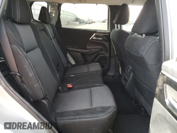 2024 Mitsubishi Outlander ES z VIN JA4J3UA84RZ056047, wystawiony jako Copart lot #50905715 z przebiegiem 24 714 mil mil oraz Szkoda całkowita • Salvage title. Historia ofert i sprzedaży dostępna na DreamBid. Obrazek 11.
