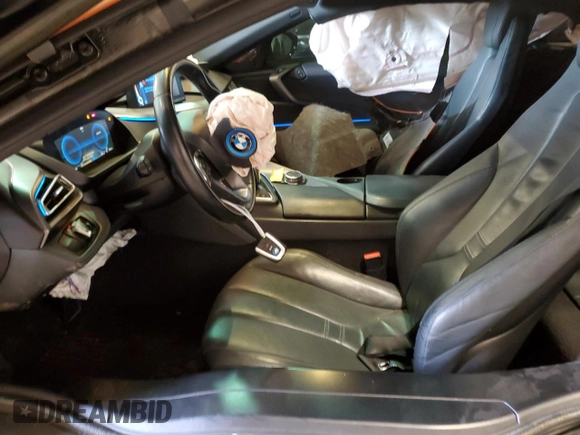 2015 BMW i8 z VIN WBY2Z2C55FV391447, wystawiony jako Copart lot #60150713 z przebiegiem 84 305 mil mil oraz . Historia ofert i sprzedaży dostępna na DreamBid. Obrazek 7.