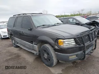 2006 Ford Expedition Special Service z VIN 1FMPU155X6LA57841, wystawiony jako IAAI lot #41885653 z przebiegiem 268 692 mil mil oraz . Historia ofert i sprzedaży dostępna na DreamBid. Obrazek 1.