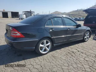 2005 Mercedes-Benz C 230 Kompressor z VIN WDBRF40J55F704686, wystawiony jako Copart lot #54995365 z przebiegiem 247 576 mil mil oraz Szkoda całkowita • Salvage title. Historia ofert i sprzedaży dostępna na DreamBid. Obrazek 3.